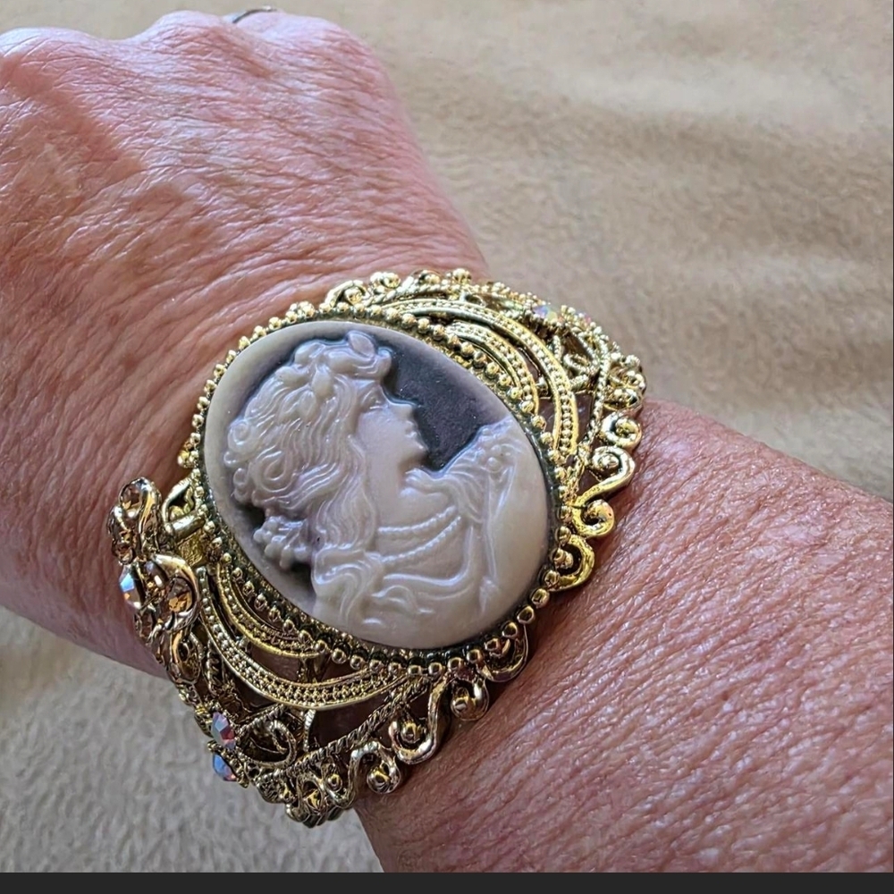 Gold Cameo Statement Bracelet - White Cameo Center